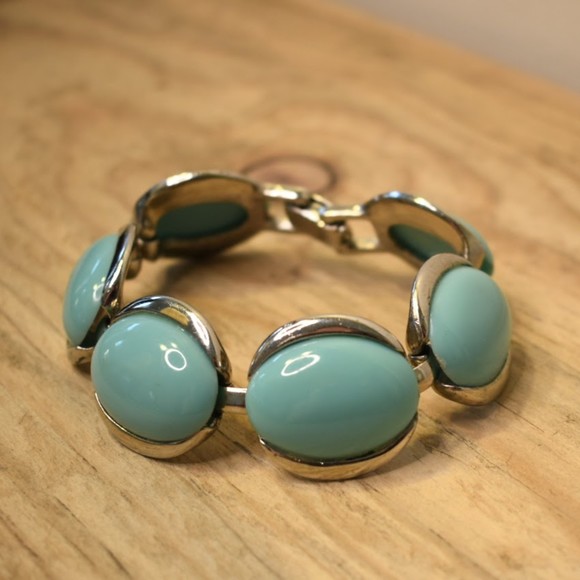Vintage Faux Turquoise and Silver Plate Chunky Bracelet - Picture 3 of 6